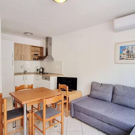 Apartments Lovincic Baška Exteriör bild