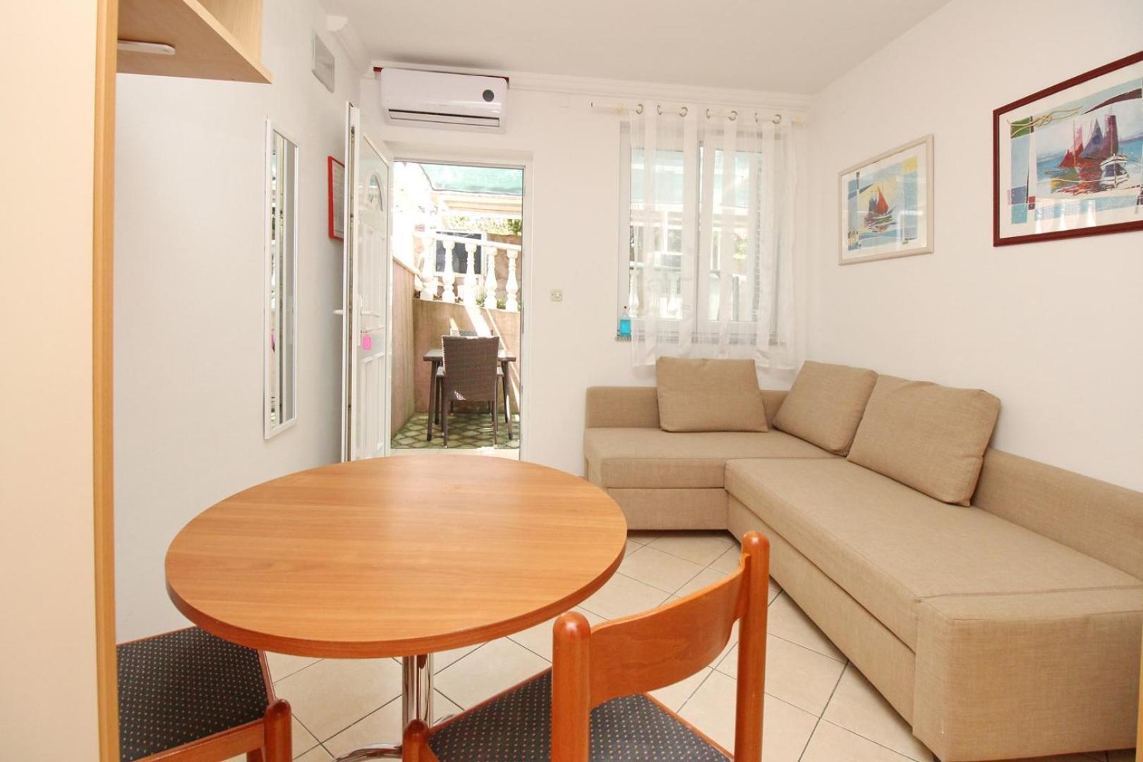 Apartments Lovincic Baška Exteriör bild
